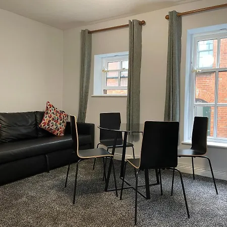 Temple Bar Apartments *